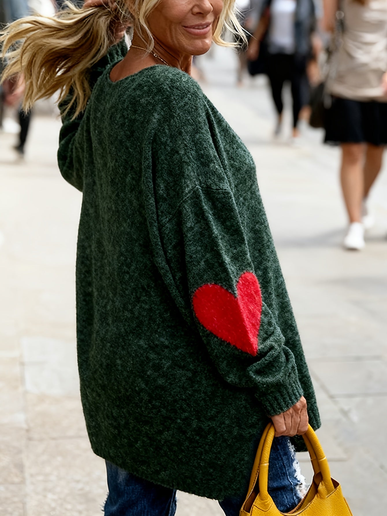 Plus Size V-Neck Heart-Pattern Pullover Sweater – Loose Oversized Knit for Fall/Winter